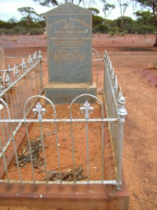 Hugh Shaws grave 2015