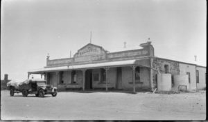 Palace Hotel in Peak Hill c 1930's