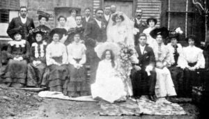 ALDERSON Robert William and KELLY Isabel : Western Argus 1 November 1904 on 28 Sep 1904