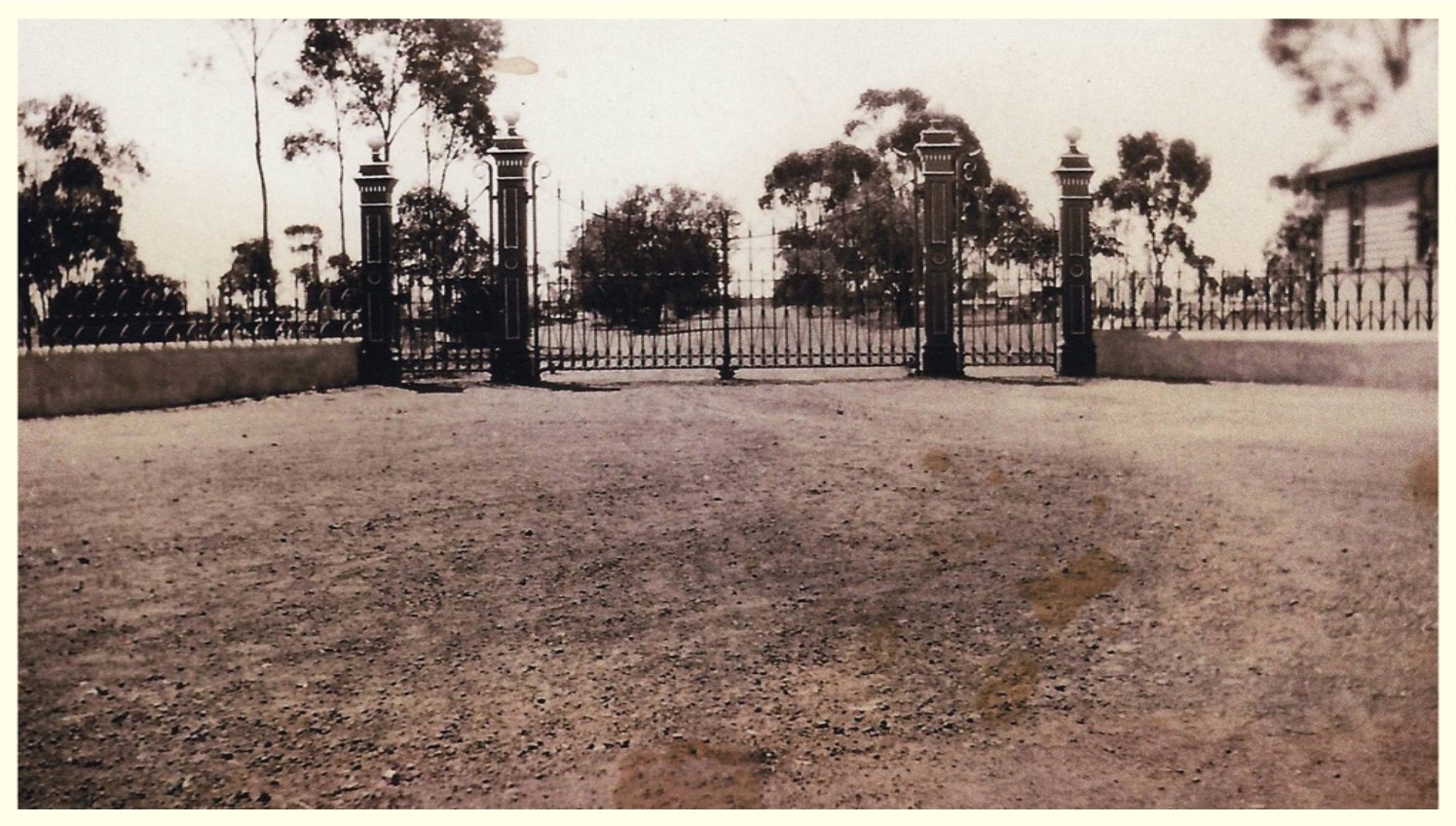 Kalgoorlie Cemetery Gates 2017 - photo Danelle Warnock