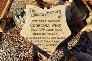 Memorial Plaque - Georgina Pike Kalgoorlie Cemetery - photo by Danelle Warnock