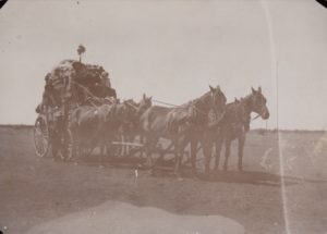 Coach on ther road to Cue - Photo SLWA