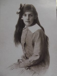 Alison Mary McMeikan in 1916 age 11yrs