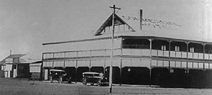 ABOVE: Commercial Hotel, Wiluna, 1932 http://www.wiluna.wa.gov.au/Assets/Documents/Wiluna_Walk_Trail.pdf