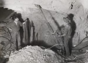 Telescopic drill working in roof of stope 3,300ft Ivanhoe Gold Mine, Boulder, February 1931