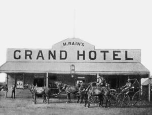 The Grand Hotel - Laverton