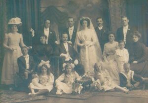 The wedding part of Annie BARTLE & George Francis RUDWICK - 1910