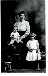 Mollie, Noel and Esdaile Chapple