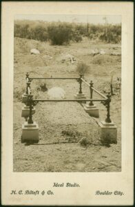 Grave of Frederick T Bryant Kalgoorlie Cemetery - Photo State Library of Victoria