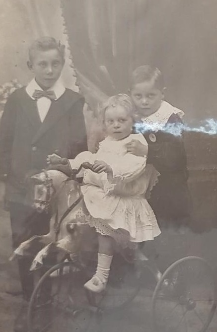 The Cocking Children - Harold, Esmay and Fred