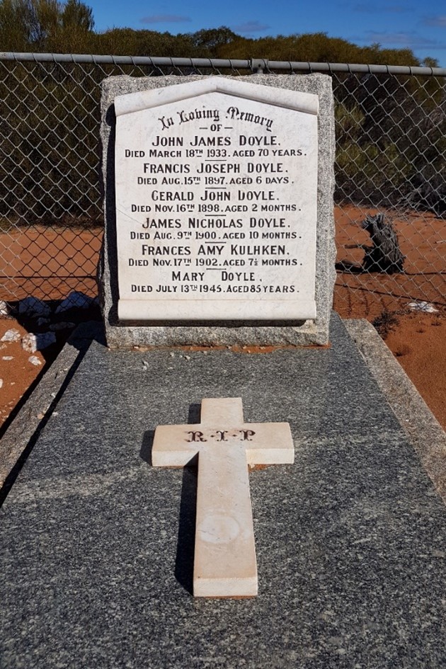 The Doyle and Kulhken grave in the Widgemooltha Cemetery.