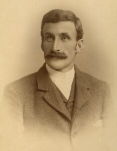 Lawrence Allen Wells - Photo Wikiwand