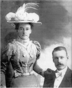 Alice and Andrew DAWSON - Photo Ancestry.com