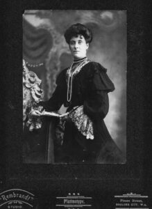 This photograph of “Lizzie” was taken in the Rembrandt Studio, Boulder City, W.A. (date unknown).