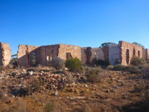 Ruins of the Premier Hotel, Kunanalling - Photo by Doug Hardman 2020