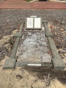 Stella Ivy Farnsworth's grave in the Karrakatta Cemetery Perth - Photo Find a Grave