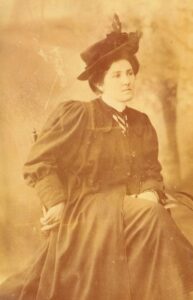 Violet May nee Knight aged 27yrs - Photo Ancestry.com
