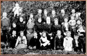 GOLDEN WEDDING GROUP-MR. AND MRS. UREN, OF KELMSCOTT, AND THEIR DESCENDANTS.