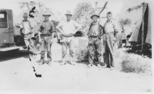 Larkinvillians - Group of 5 unknown men - 1931 - Photo SLWA
