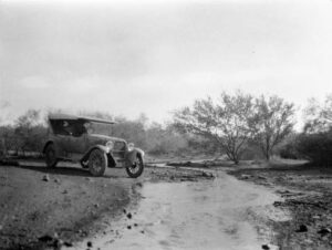 Along the road to Linden - well outlet - Photo SLWA