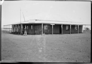The Yellow Aster Hotel, Sir Samuel - Photo SLWA