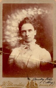 HOSKING Mary E - Photo Ancestry.com