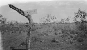 The old Broom to Wallal signpost 1938 - Photo SLWA