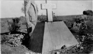 Tobins Grave and blazed tree in 1940 - Photo SLWA