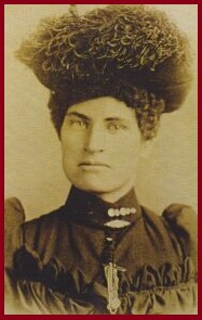 Hannah Lloyd (Crowley) - Image Rae Knee