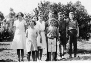 The Shelley grandchildren ca 1920, at Carinya - Rear: Clarice, Mary England; Middle: Roland, Arthur, Margie; Bottom: Mary Baxter, Lucy, Jack