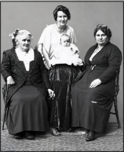 Harriet Jones(Harry), Harriet 'Mulvie' Bennet (Jordan) holding Laurie Jordan Bennet, Elizabeth (Bessie) Jane Anne Jordan(Jones) - Photo Ancestry.com