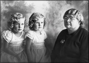 Elizabeth Jordan and two of her grandchildren - Photo Ancestry.com